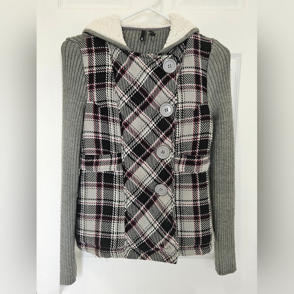 Takeout Black and Gray Vest Hybrid Design